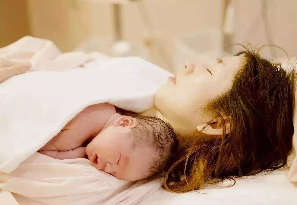 哺乳期寶媽發(fā)燒了還能喂奶嗎？能吃藥嗎？